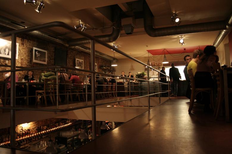 Free stock image of Wide angle restaurant created by damien van holten