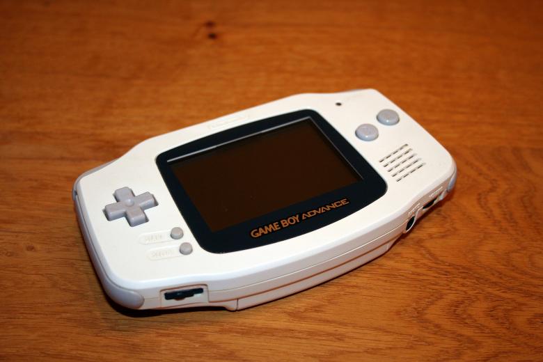 Free stock image of Gameboy Advanced created by damien van holten