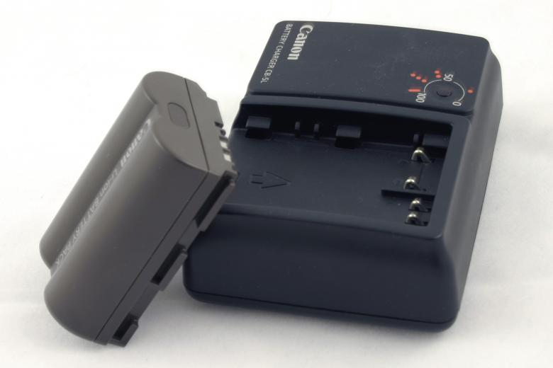Free stock image of Battery and charger created by Bjorgvin