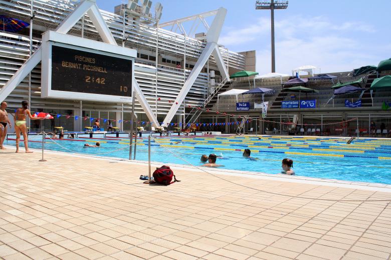 Free stock image of Olympic swimmingpool, Barcelona, Spain created by damien van holten