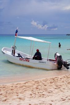 Free Stock Photo of Boat on tropical shores
