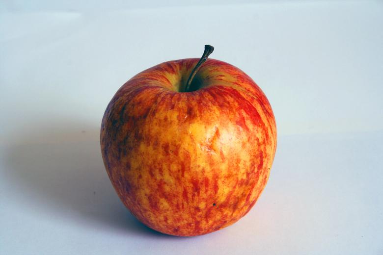 Free stock image of Red Apple created by damien van holten