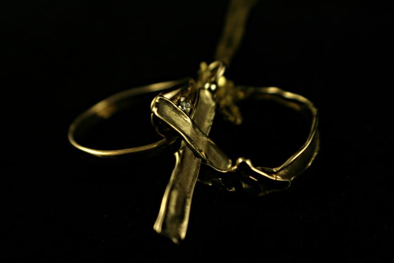 Free stock image of Two rings and a cross created by Bjorgvin