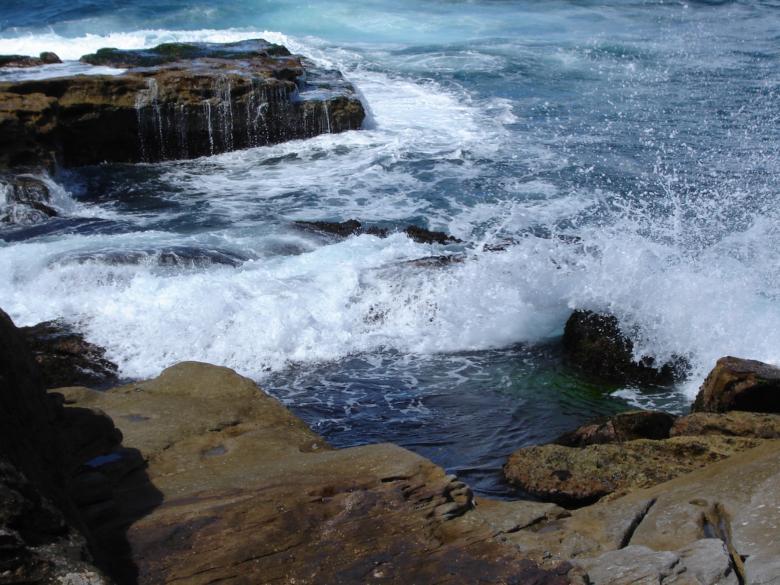 Free stock image of Cliffs by the sea created by Osama Hasan Khan