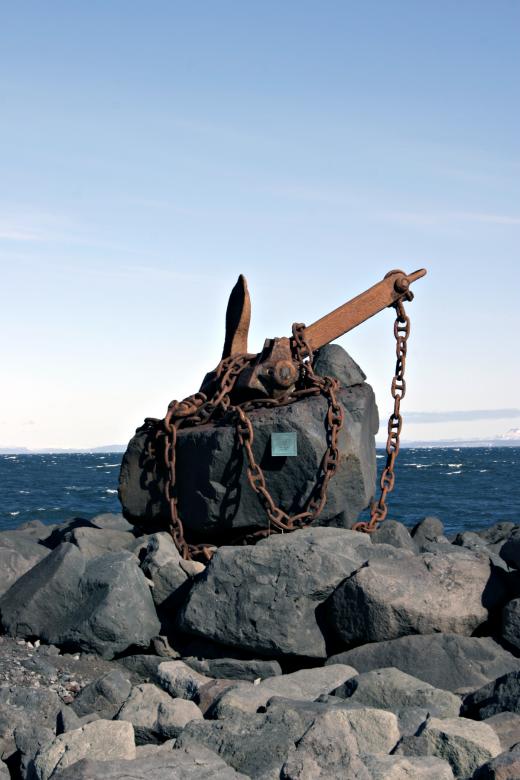 Free stock image of Sculpture of anchor and chains created by Bjorgvin