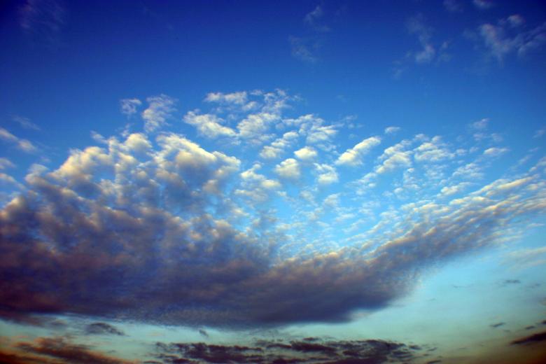 Free stock image of Puffy clouds created by Bjorgvin