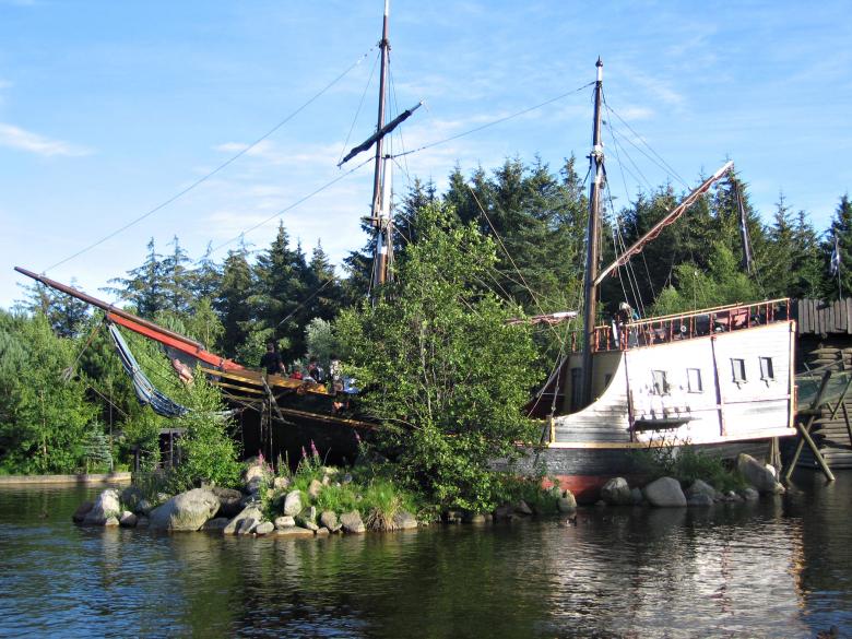 Free stock image of Pirate ship created by Bent Arvesen