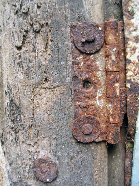 Free stock image of Rusted hinges created by sougata das