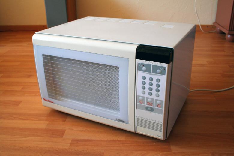 Free stock image of Microwave created by damien van holten
