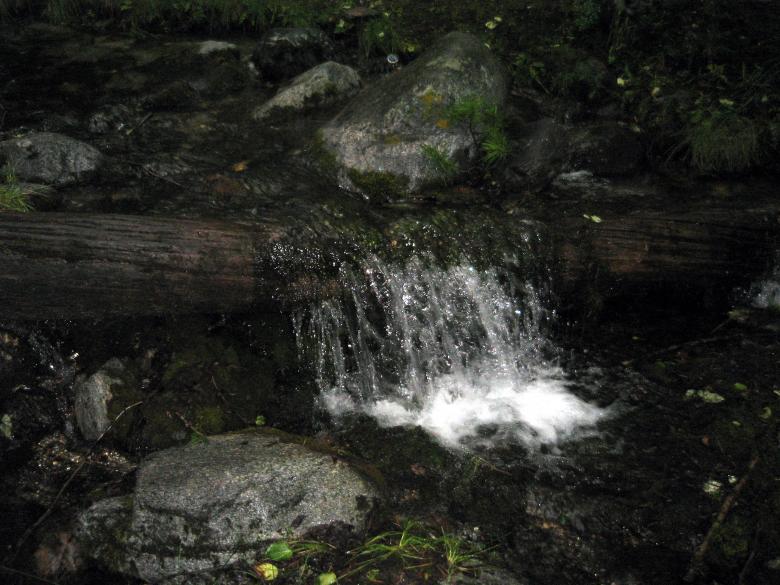 Free stock image of Small falls created by alexey