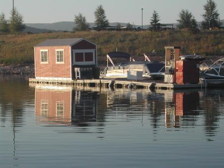 Boat dock reflections in the morning - Free Stock Photo