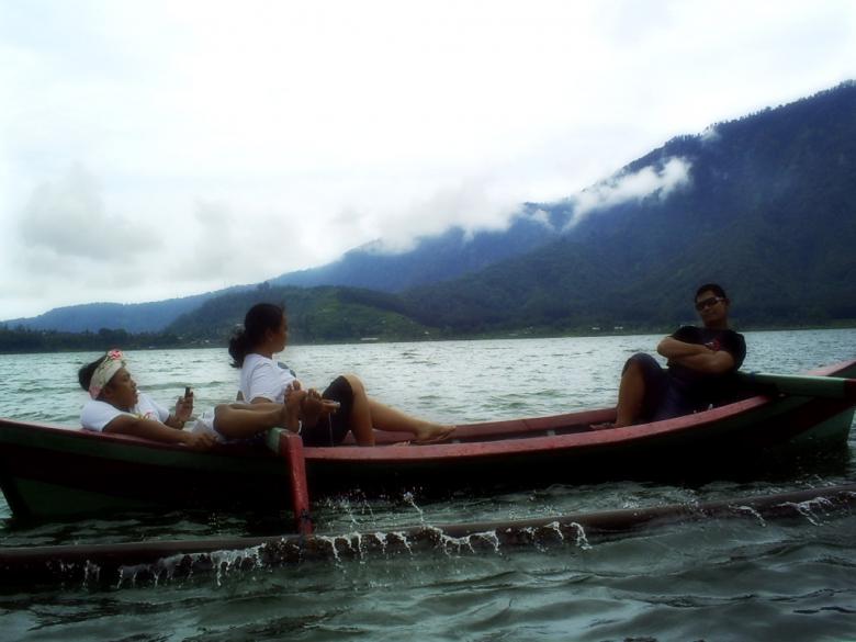 Free stock image of Happy people sailing created by Didi Supardi