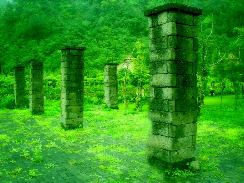 Free stock image of Green pillars created by Didi Supardi