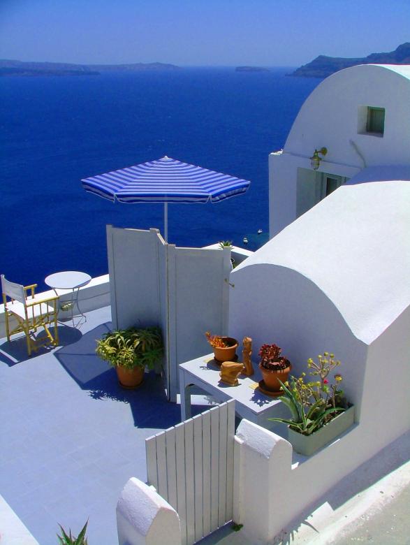 Free stock image of Santorini created by Frank Martin