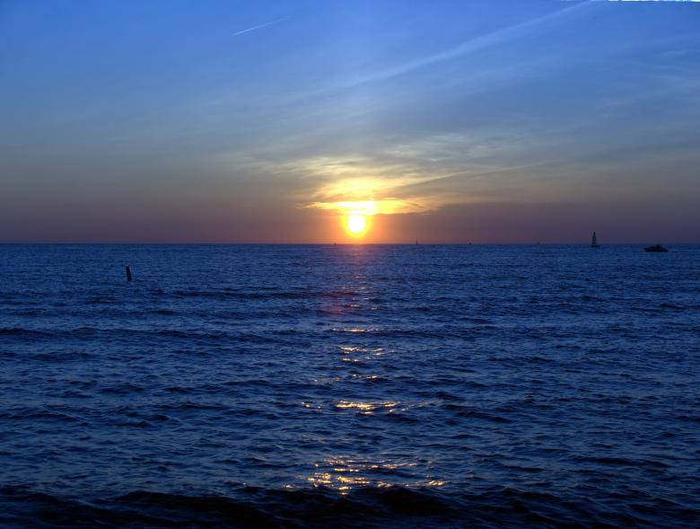 Free stock image of sunsets on lake michigan created by Heather Elaine Kitchen