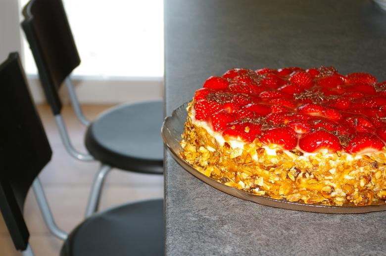 Free stock image of Strawberry cake created by frhuynh