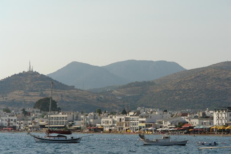 Free stock image of Boats by the coast created by onder aydogdu