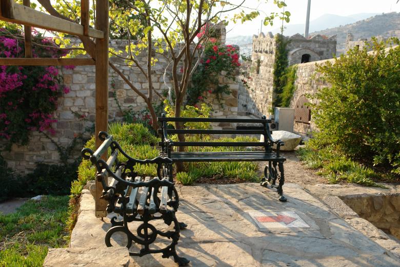 Free stock image of Park benches created by onder aydogdu
