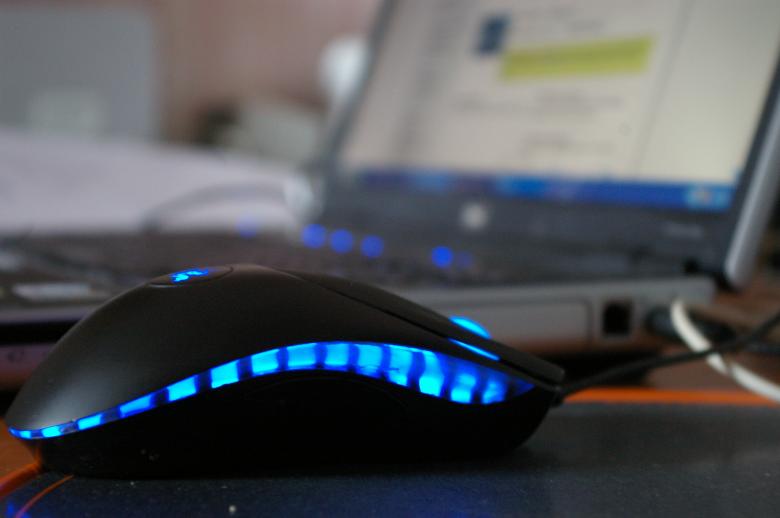 Free stock image of Laptop with blue mouse created by frhuynh