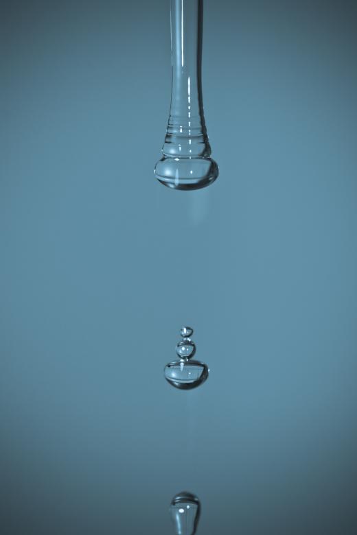 Free stock image of A drop of water created by Bjorgvin