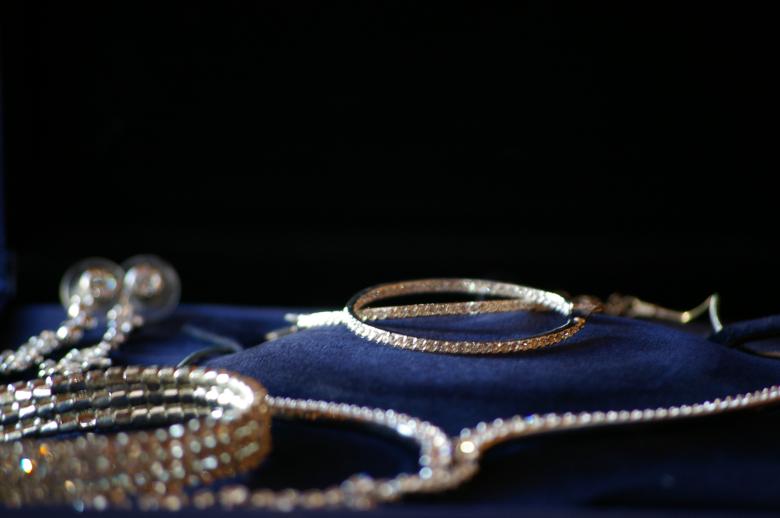 Free stock image of Gold jewelry created by frhuynh