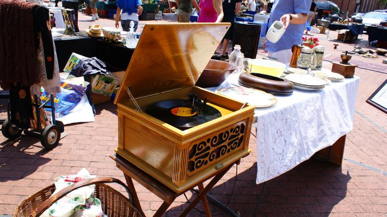 Free stock image of Antique record player created by Jackie