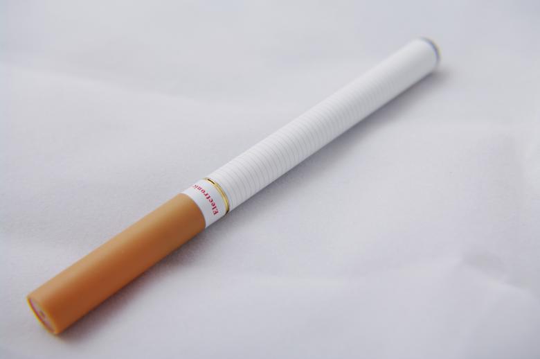 Free stock image of e cigarette created by frhuynh