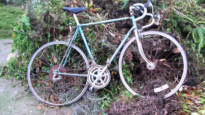 Free stock image of Decayed Morrison Blue Ten Speed Bike created by Peter Alexander Robb