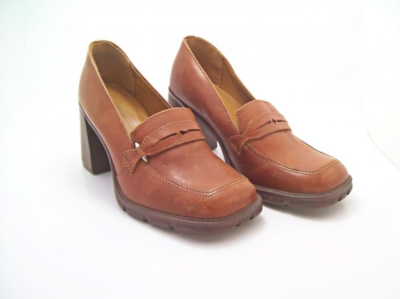 Free stock image of Female shoes created by homero chapa