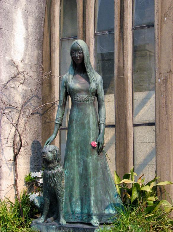 Free stock image of Woman and dog statue created by Barbara Din
