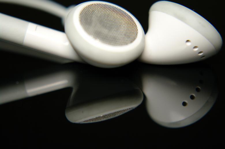 Free stock image of iPod earphones created by frhuynh