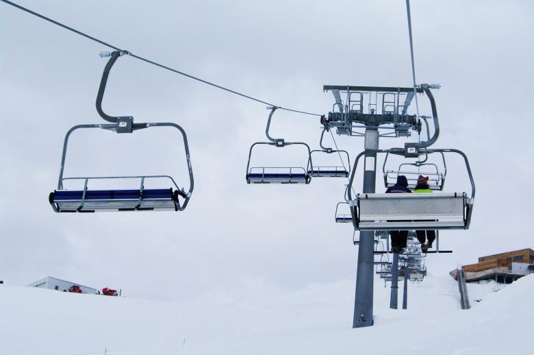 Free stock image of Ski lift in the mountains created by frhuynh