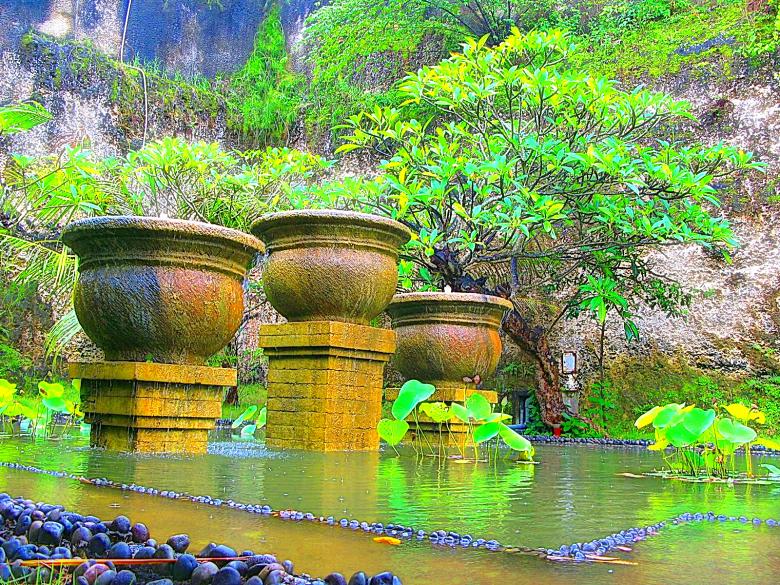 Free stock image of Pool And Water leaves created by voldevis