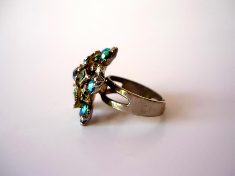 Free stock image of Flower Ring created by Bilal Aslam