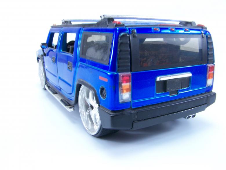 Free stock image of Blue hummer toy - Back created by homero chapa
