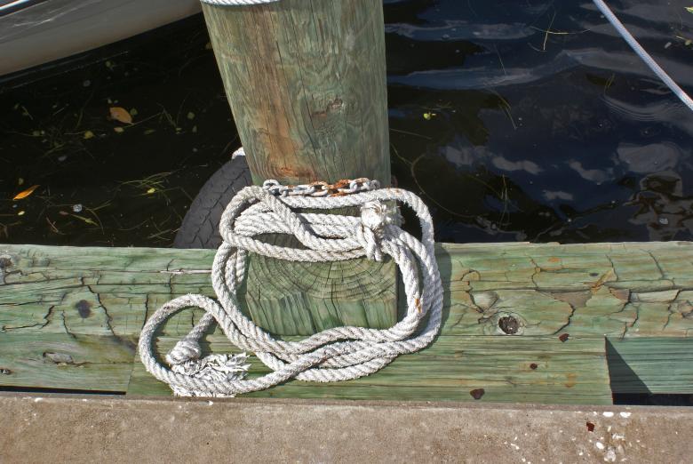 Free stock image of Rope and pier timber created by Jesus Baez