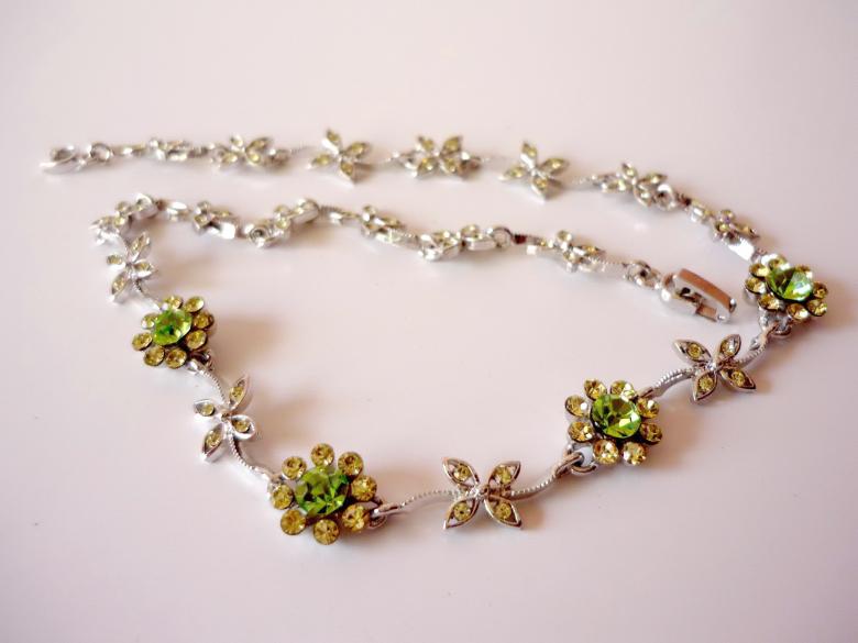 Free stock image of Necklace created by Bilal Aslam