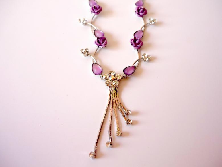 Free stock image of Necklace created by Bilal Aslam