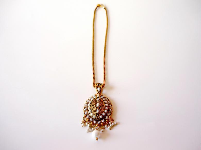 Free stock image of Golden Necklace created by Bilal Aslam