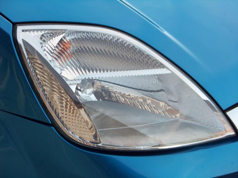 Free stock image of Headlight created by Graham Briggs