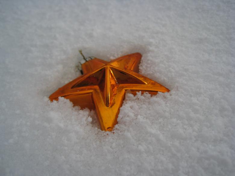 Free stock image of Star on the snow created by Konstantsin
