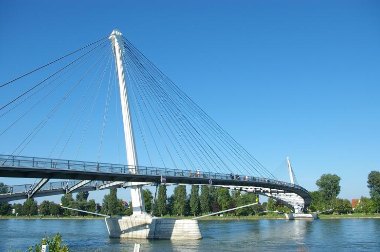 Free stock image of Mimram bridge created by frhuynh