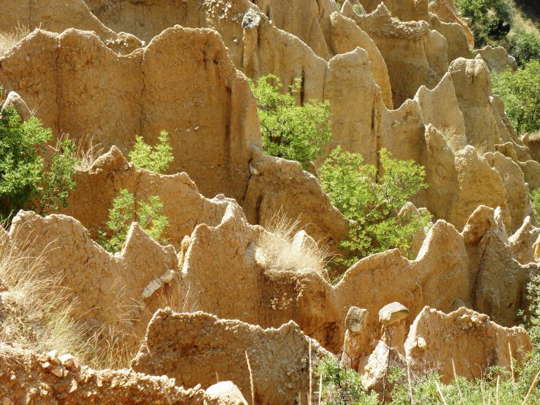 Free stock image of Stone pyramids created by Yuliy Ganev
