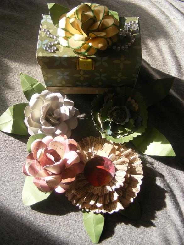 Free stock image of Paper flowers created by clara costabile