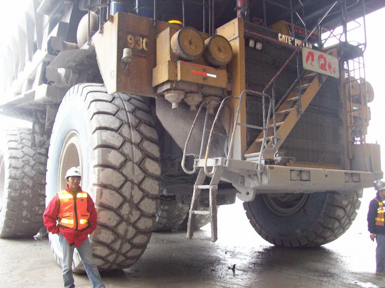 Free stock image of Haul Truck and Me created by Jochanan Wahjudi