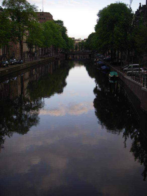 Free stock image of Amesterdam Canal created by Paul Hoskin