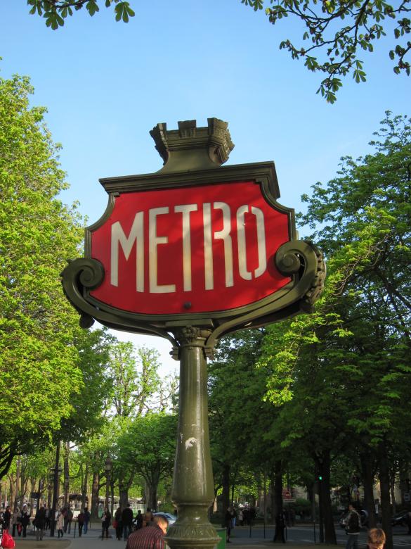 Free stock image of Paris Metro Sign created by Brian