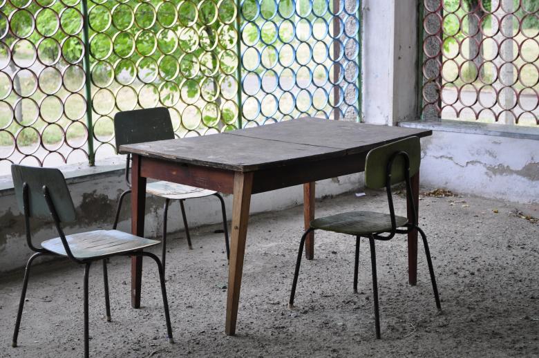 Free stock image of Table and chairs created by Berdnik Oleksander