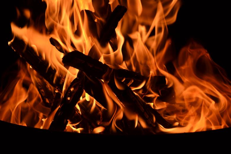 Free stock image of Fire - Burning Wood created by Tilen Hrovatic