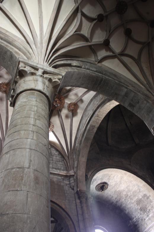 Free stock image of Arcos y pilares created by sergio langa